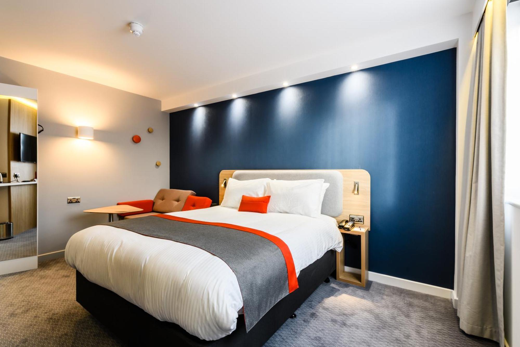 Holiday Inn Express - Wigan By Ihg Εξωτερικό φωτογραφία