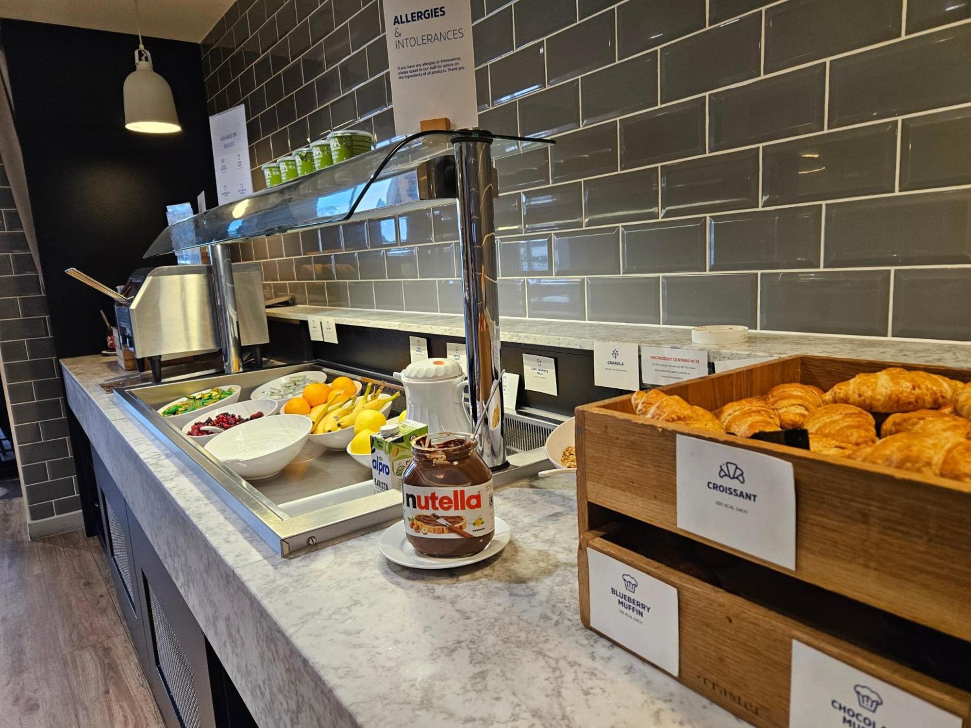 Holiday Inn Express - Wigan By Ihg Εξωτερικό φωτογραφία